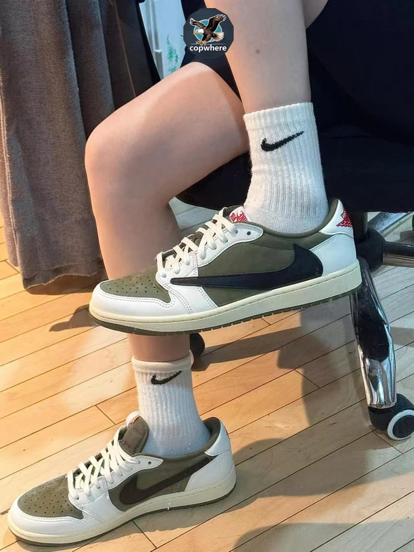 Travis Scott x Air Jordan 1 LJR
