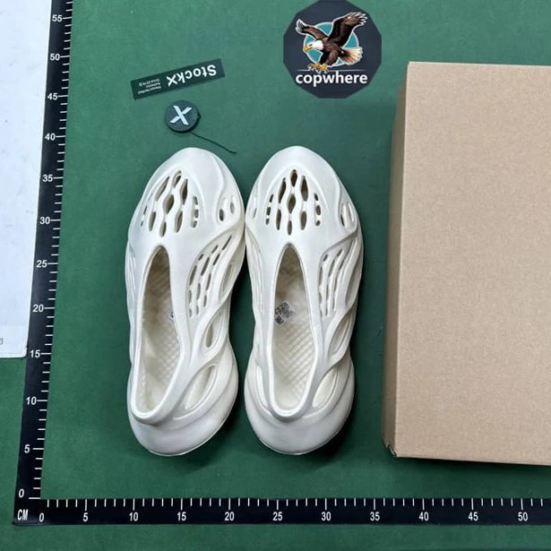 Yeezy Foam RNNR