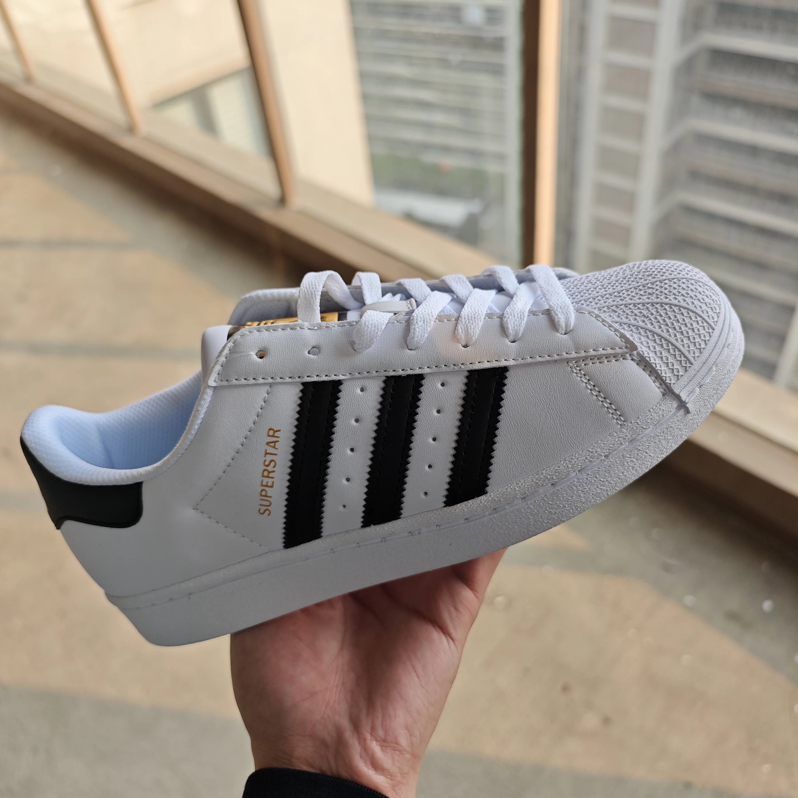 Adidas Superstar