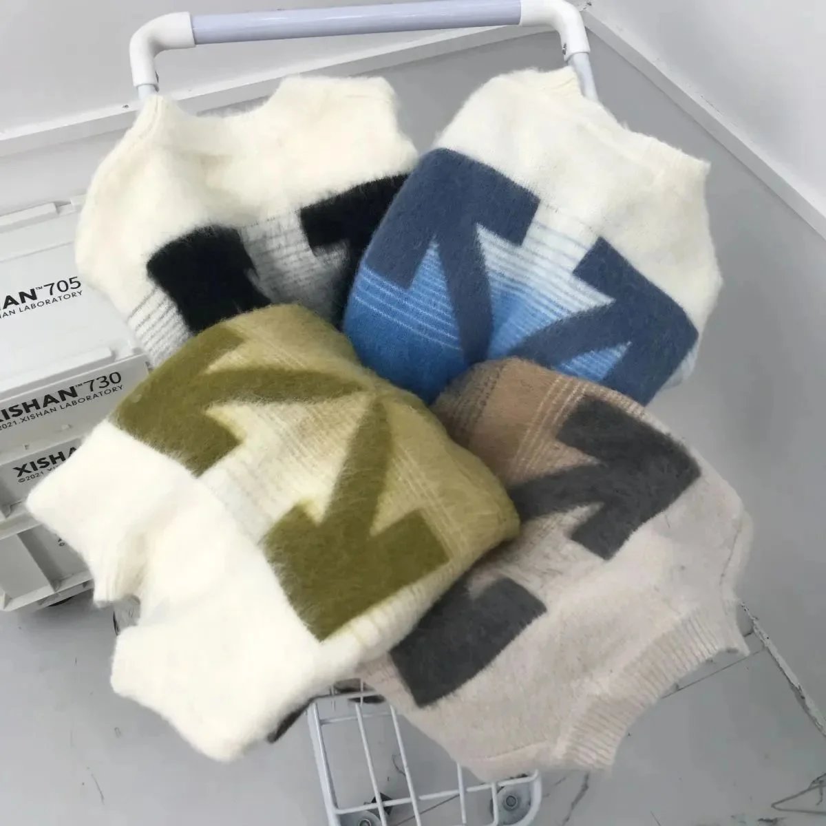 Off-White Arrow Sweater